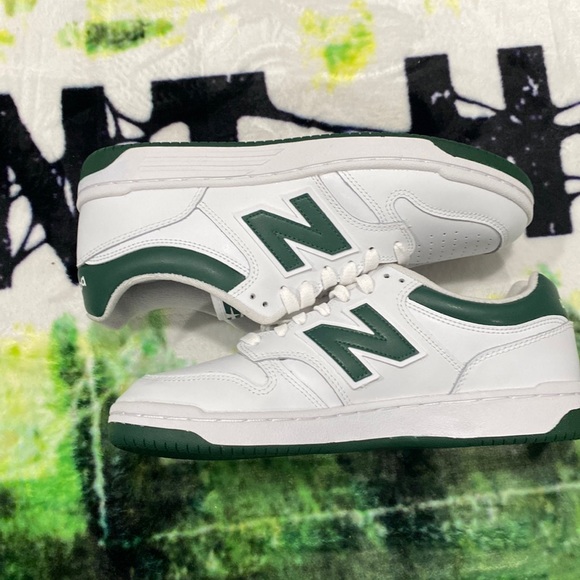 New balance white and green size 10 worn once box has a little damage to it. - Picture 8 of 14
